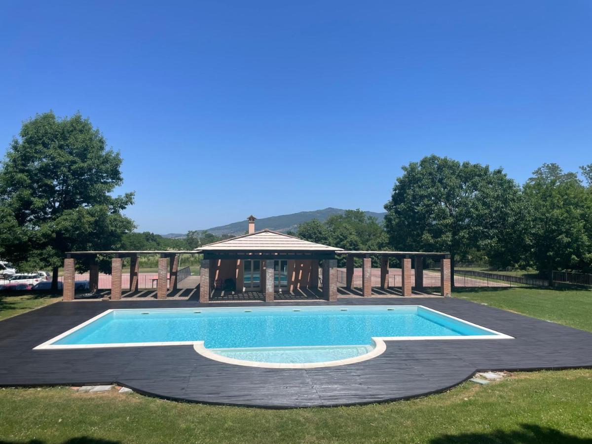 Casa Vacanza Villaggio Poggio Rosso أريتسو المظهر الخارجي الصورة