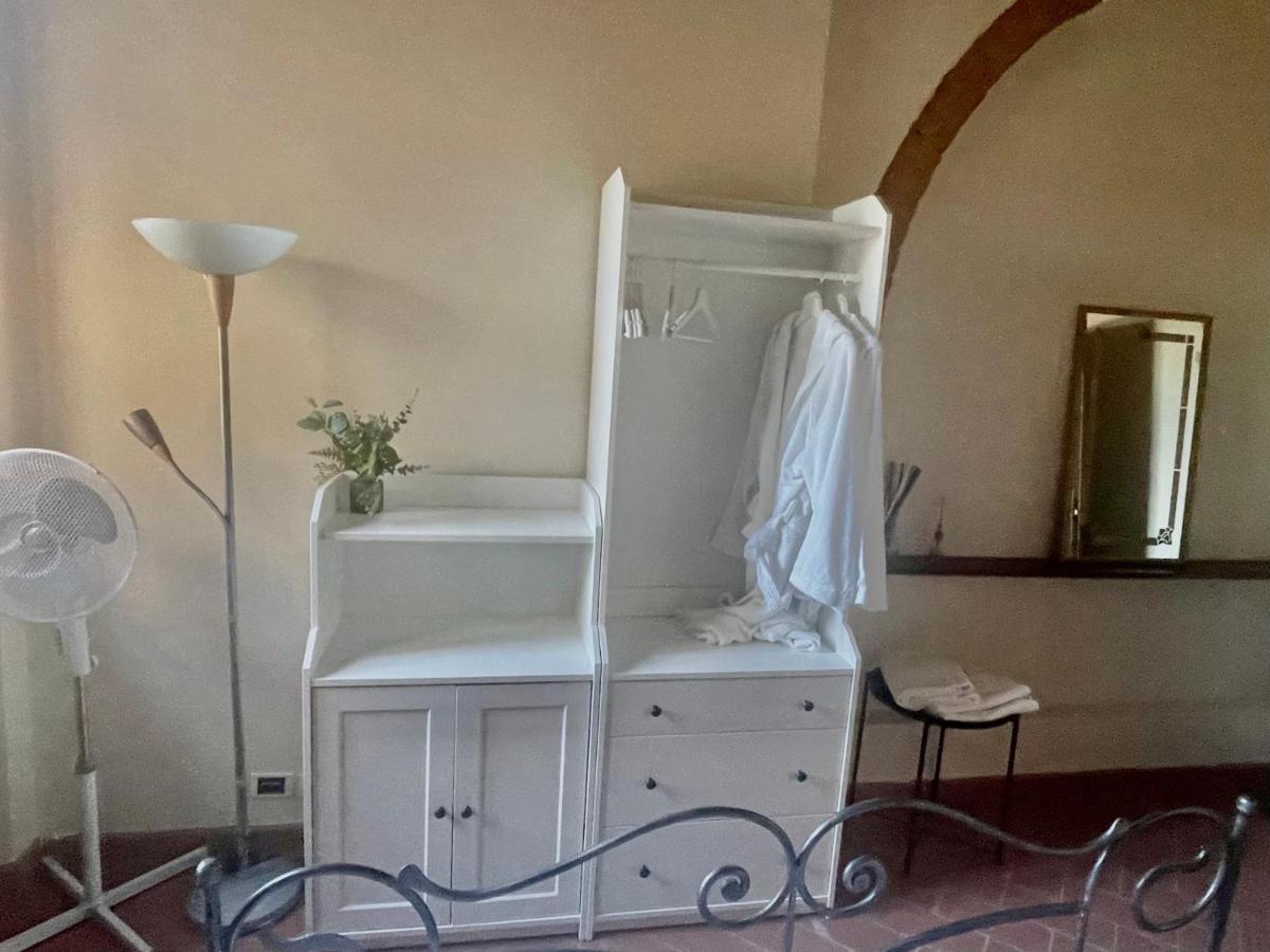 Casa Vacanza Villaggio Poggio Rosso أريتسو المظهر الخارجي الصورة