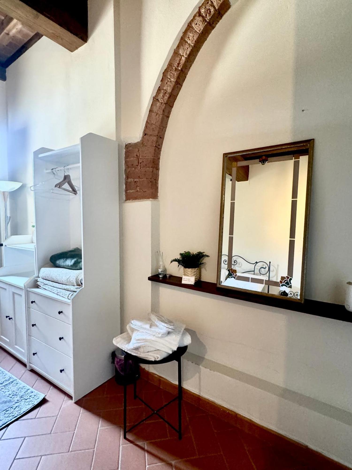 Casa Vacanza Villaggio Poggio Rosso أريتسو المظهر الخارجي الصورة